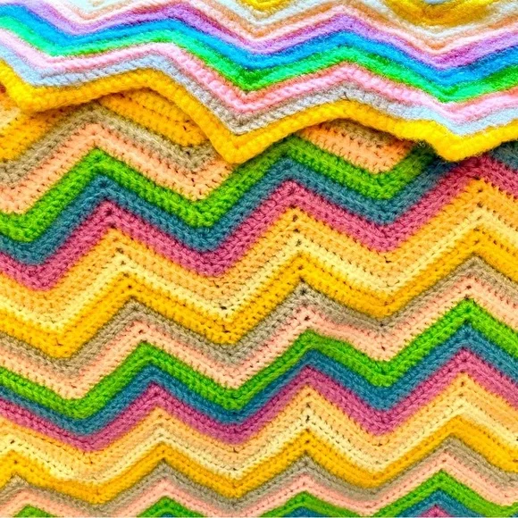 Colorful Hand Knit Chevron Pattern Blanket - Picture 3 of 3